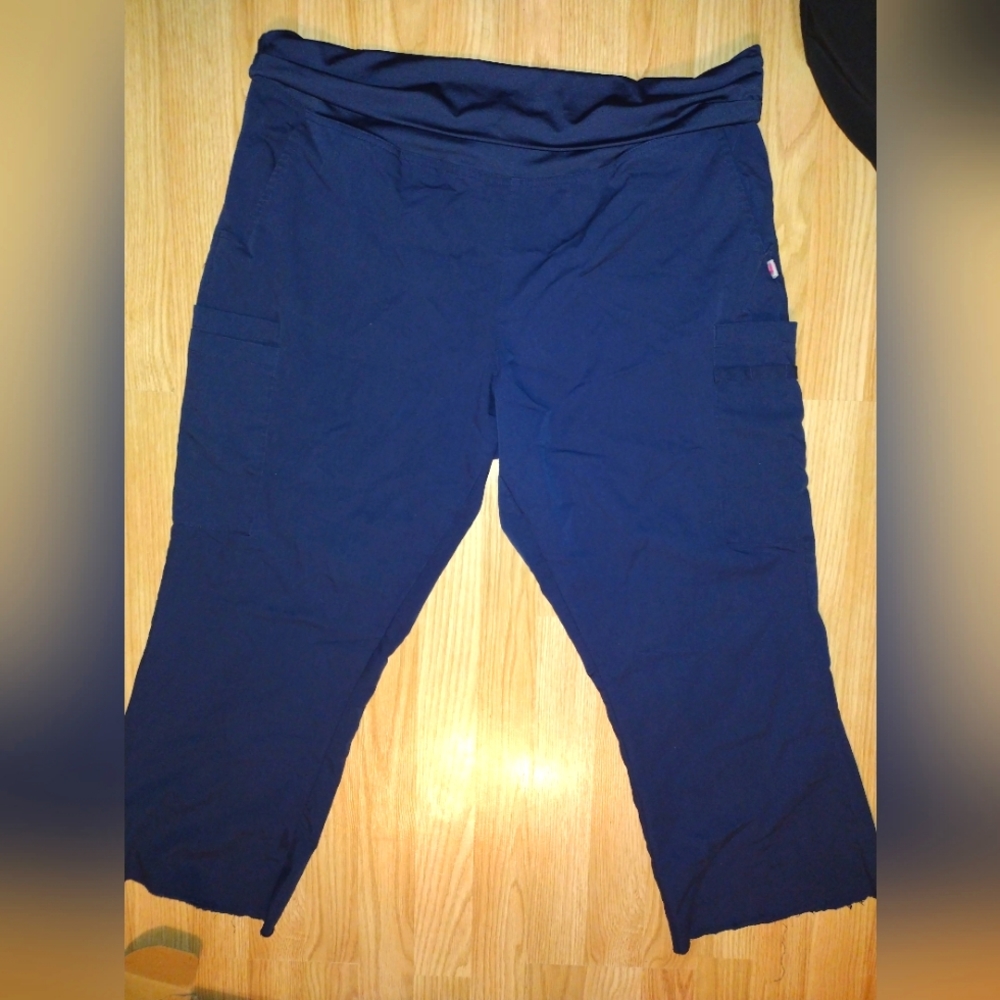 SOLD Maternity Scrub Bottoms XL